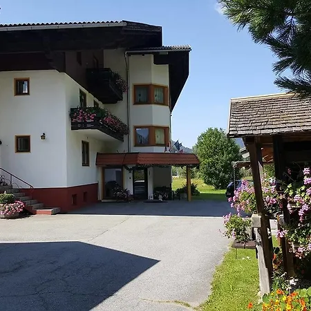 Gertraud בית הארחה